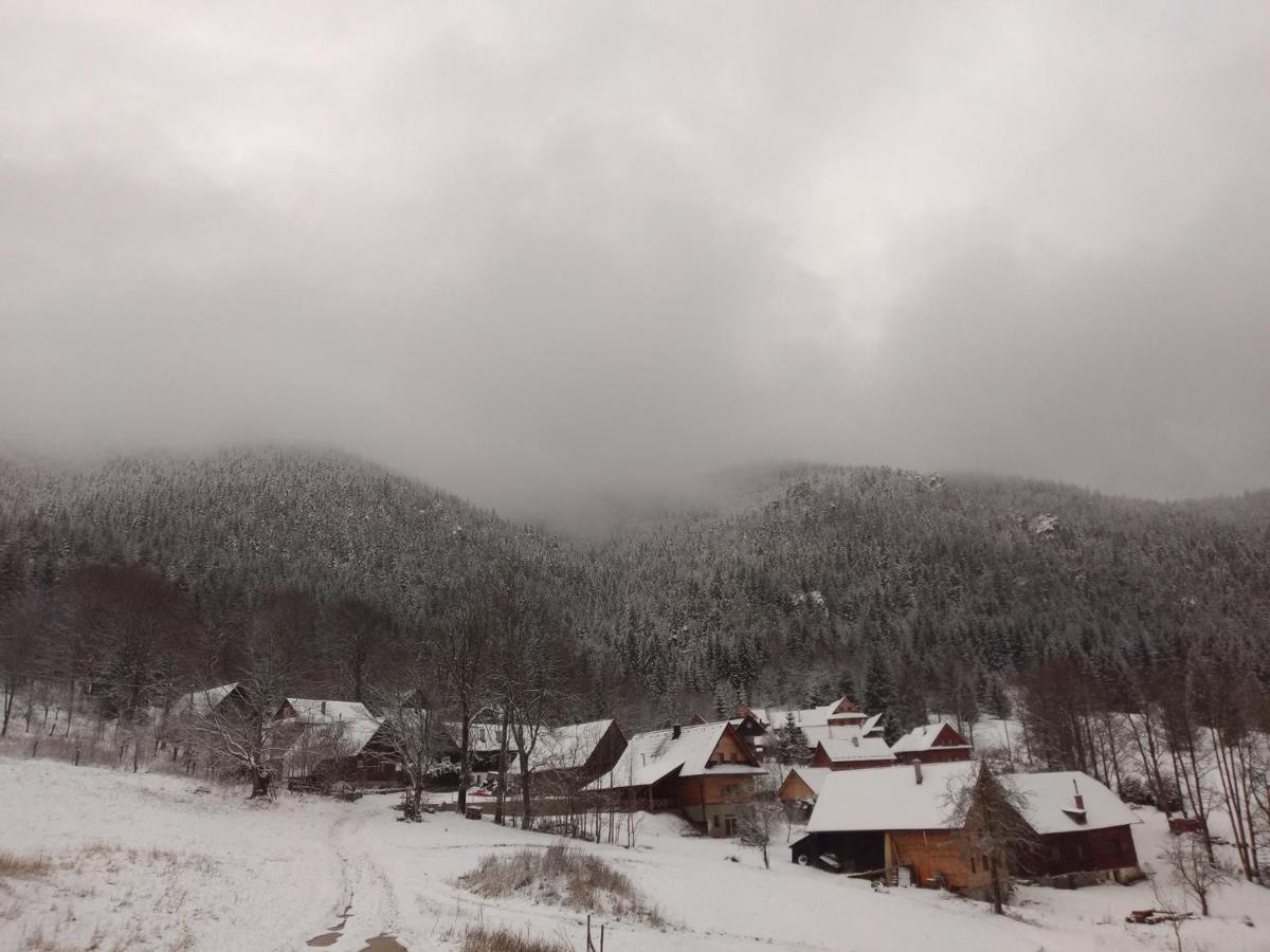 Apartmany Pod Rozsutcom - Zatkov Dvor - Prijazd Do Ubytovania Autom S Pohonom 4X4 Terchová Exterior foto