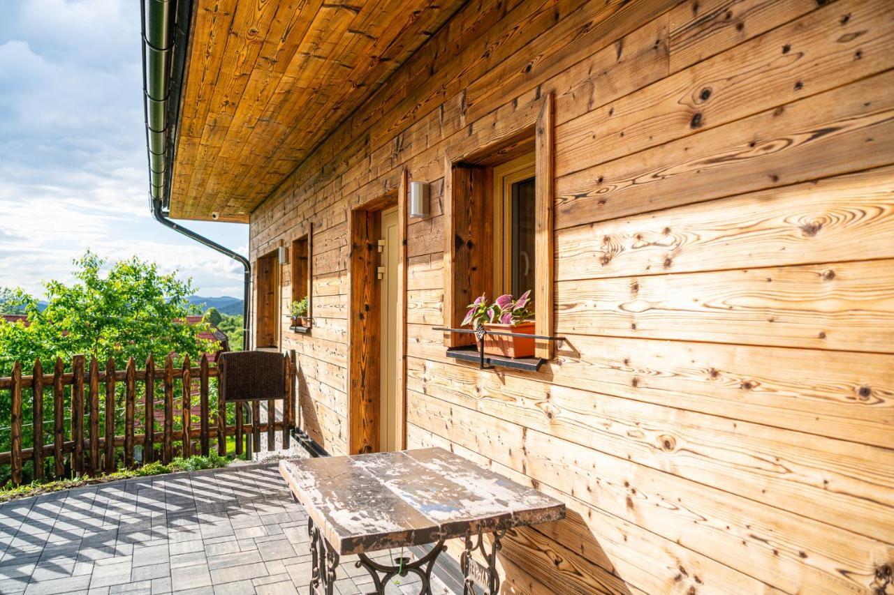 Apartmany Pod Rozsutcom - Zatkov Dvor - Prijazd Do Ubytovania Autom S Pohonom 4X4 Terchová Exterior foto