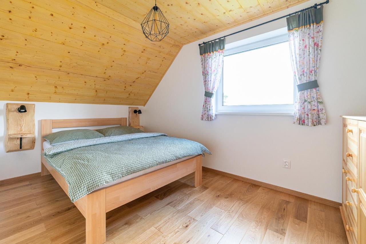 Apartmany Pod Rozsutcom - Zatkov Dvor - Prijazd Do Ubytovania Autom S Pohonom 4X4 Terchová Exterior foto