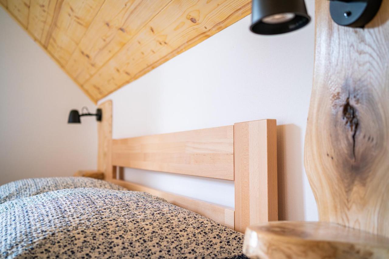 Apartmany Pod Rozsutcom - Zatkov Dvor - Prijazd Do Ubytovania Autom S Pohonom 4X4 Terchová Exterior foto