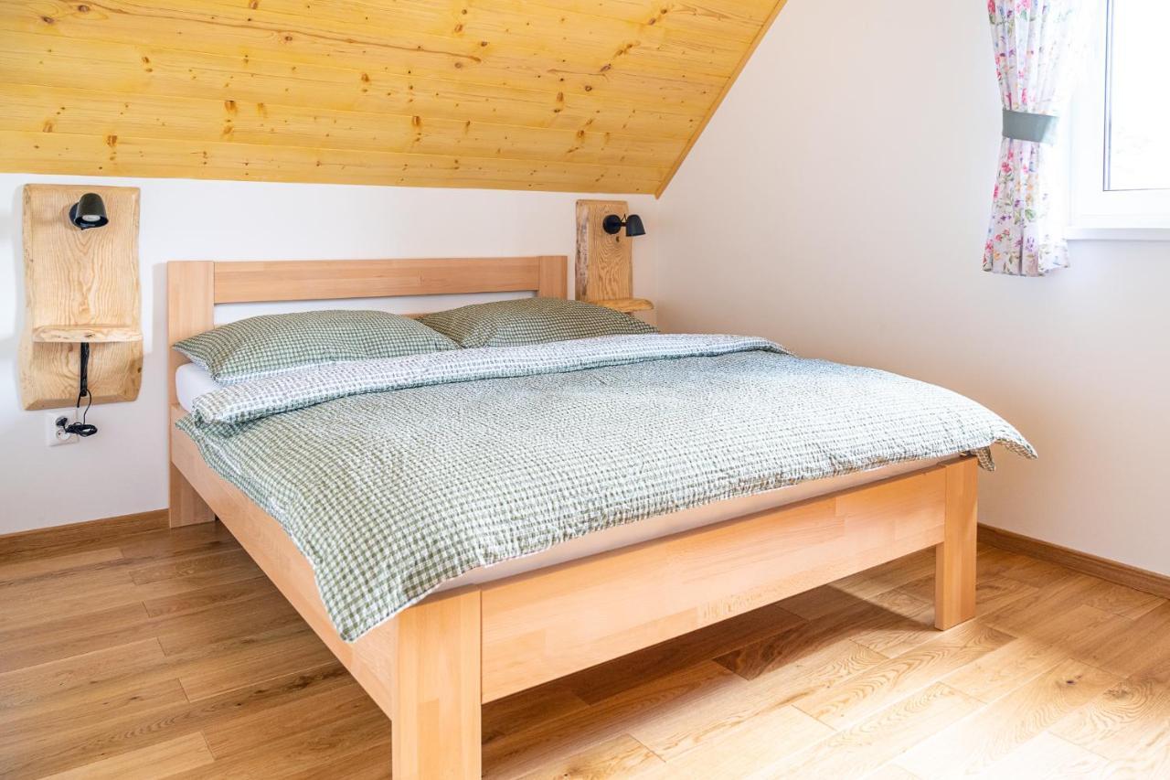 Apartmany Pod Rozsutcom - Zatkov Dvor - Prijazd Do Ubytovania Autom S Pohonom 4X4 Terchová Exterior foto